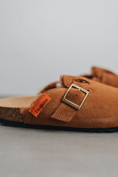 Close up of adjustable strap and heatons branded tab