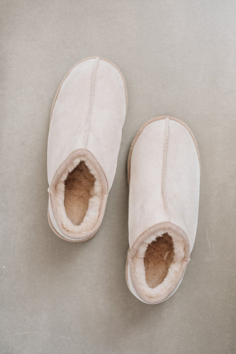 Heatons women’s sheepskin slippers with soft wool lining for luxurious comfort