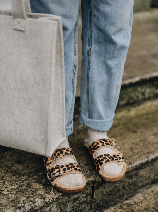MEDI Womens Sheepskin Buckle Sandal (Buckle Strap, Cork Sole)
