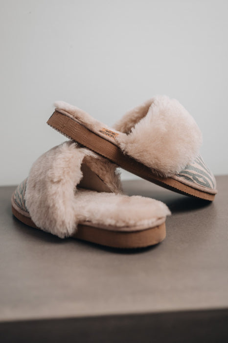 Zebra patterned Matalic Slipper made of Sheepskin 