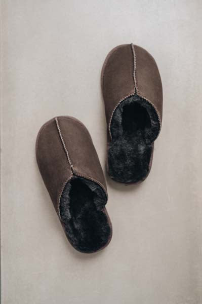 Birds eye view of the brown women's sheepskin mule slipper called Willow.